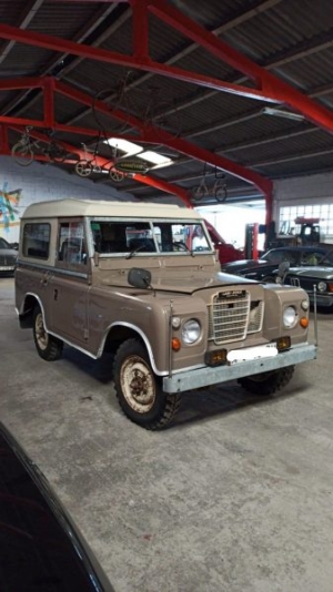 LAND ROVER 